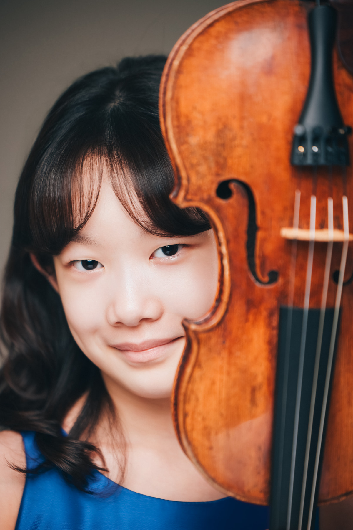 Ria Kang, violinist and AYA Youth Artist, with her violin